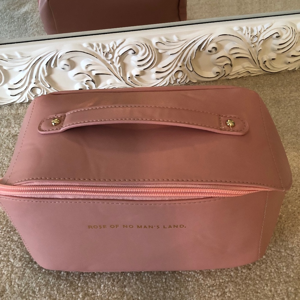Pink make-up/toiletry bag